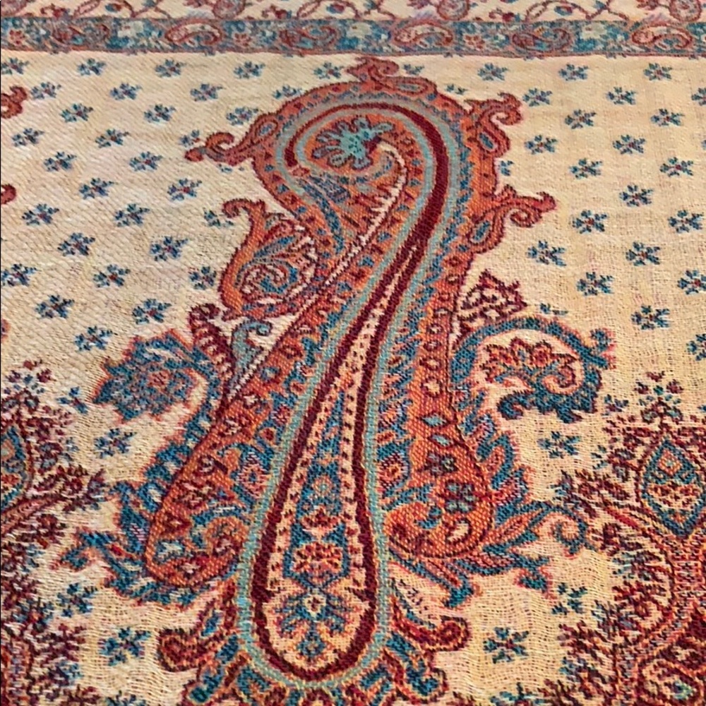 Lightweight Shaw or scarf